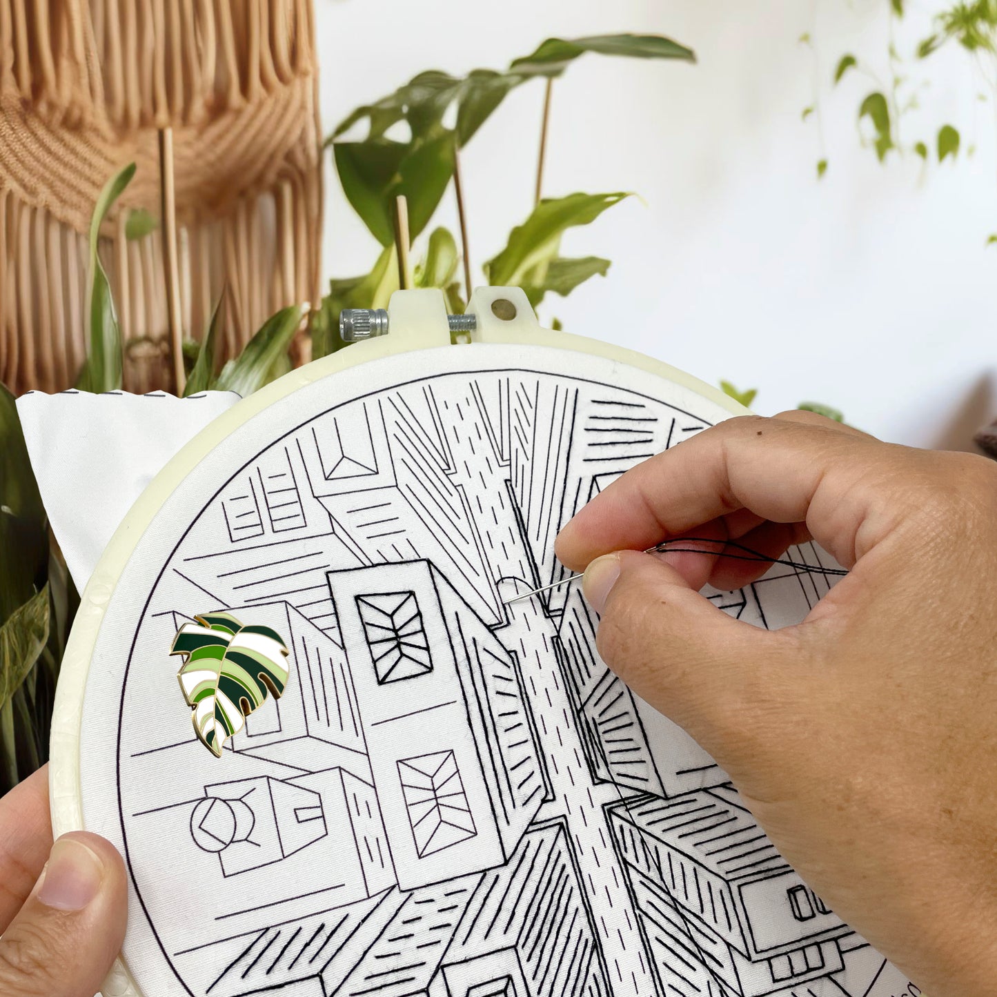 Monstera Leaf - Magnetic Needle Minder